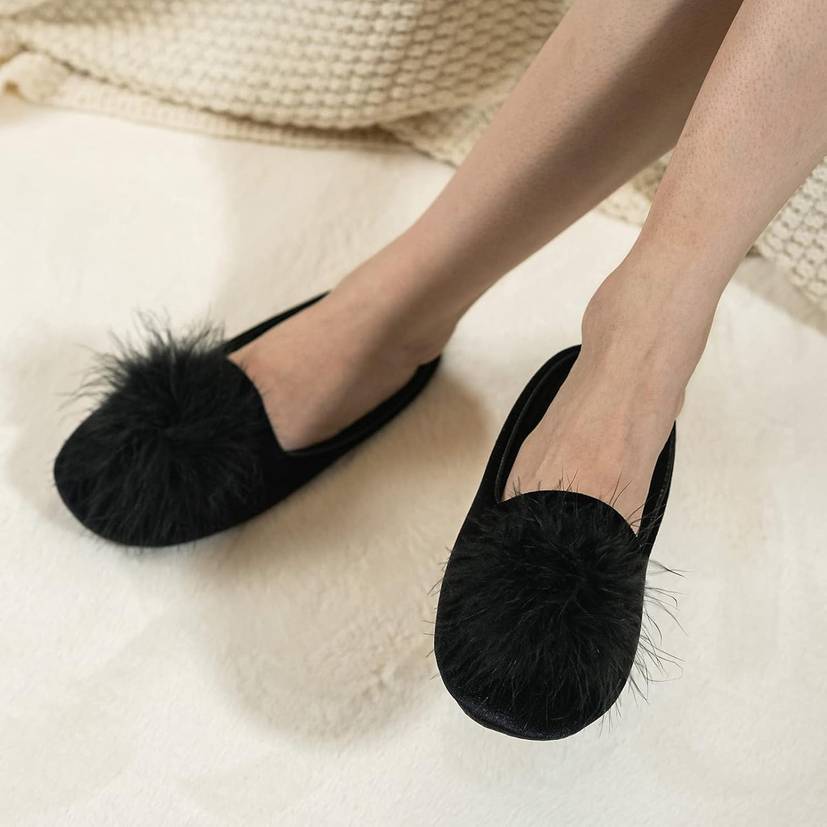 GRITHEIM Women's Fuzzy Pom Pom Velvet Memory Foam House Slippers Ladies Cozy Chenille Knit Bedroom Slippers Non-slip Sole Indoor Outdoor