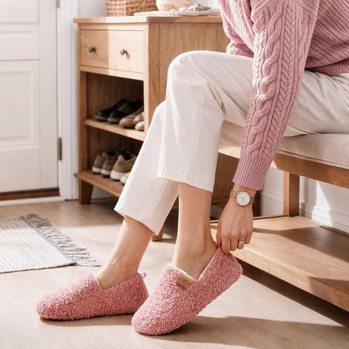 EverFoams Women’s Soft Curly Slippers Memory Foam Lightweight House Shoes