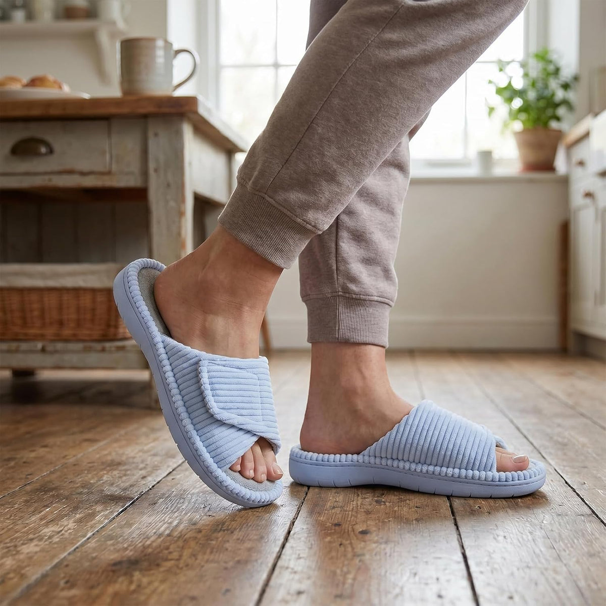 Women's Slippers with Arch Support, Memory Foam Shoes for Plantar Fasciitis