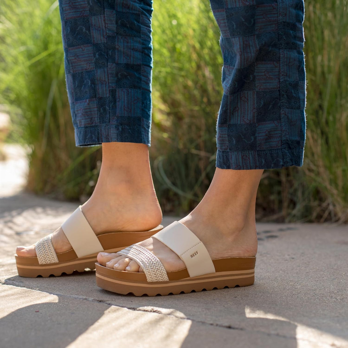 Reef Cushion Vista Hi Womens Platform Fashion Sandal, Arch Support, Ultra Soft Cushion Footbed